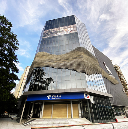 ���ڵ��Ŵ���LED͸����ʾ����Ŀ