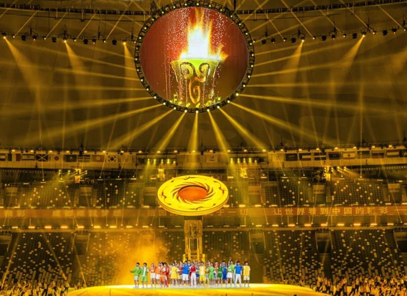 �ɶ����˻�LED��ʾ����Ŀ 