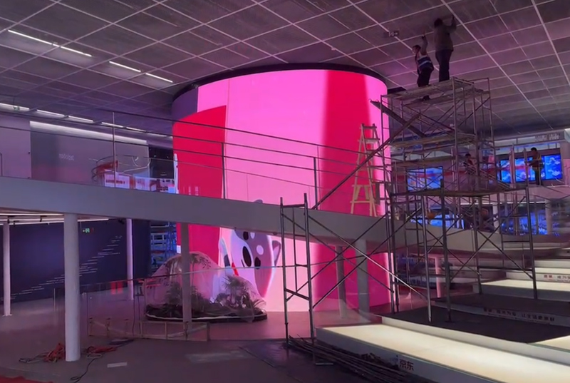 ����2��¥չ��LED͸������Ŀ